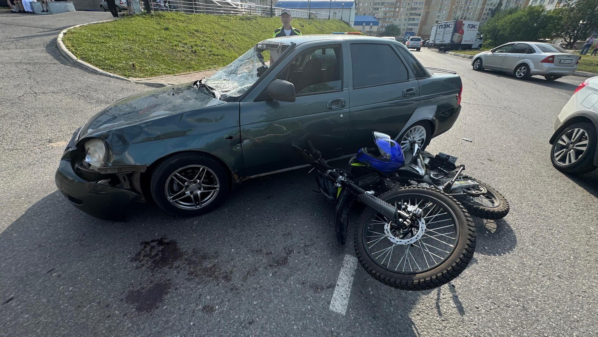 Водитель «Приоры» сбил мотоциклиста в Саранске, выехав на него со «второстепенки»