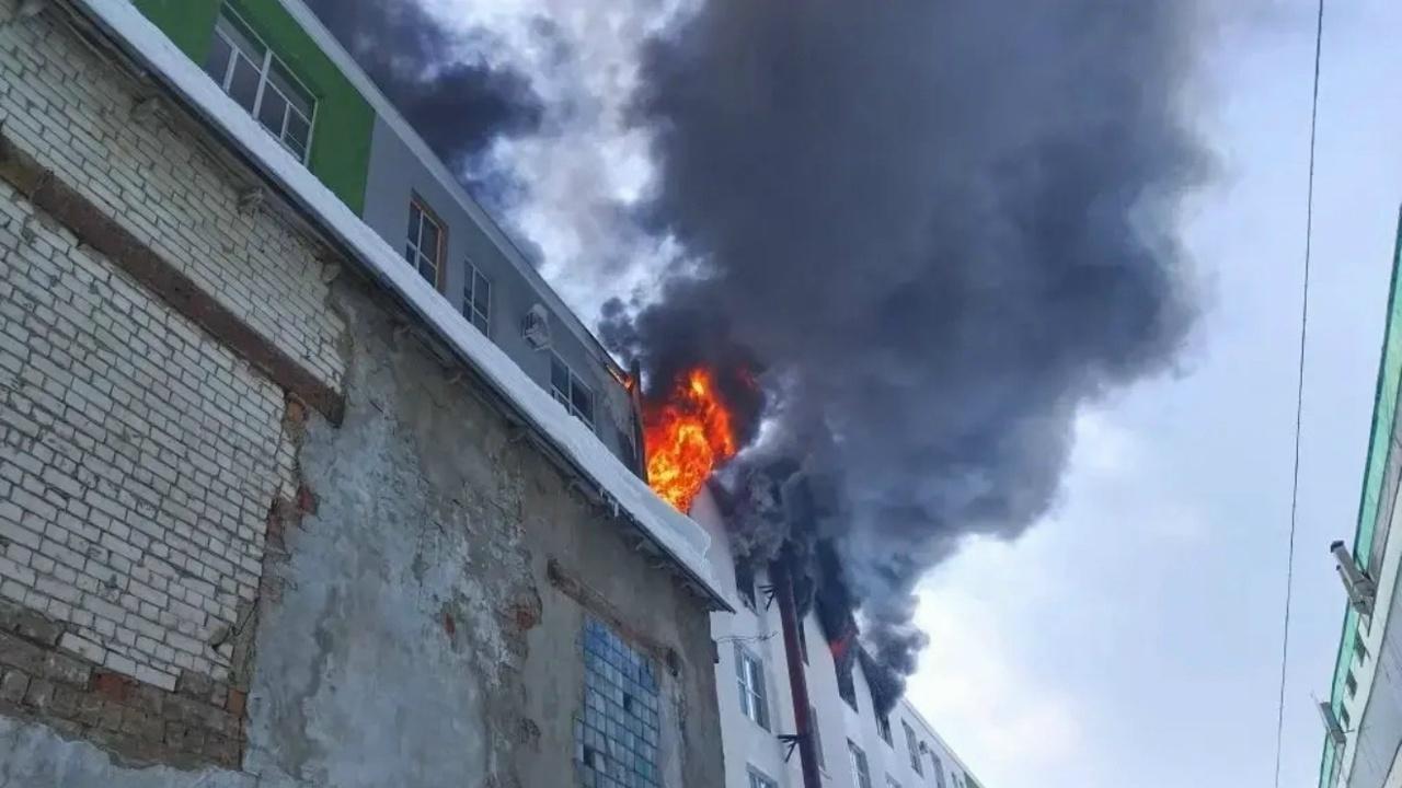 МЧС: пожар на приборостроительном заводе в Саранске локализован 