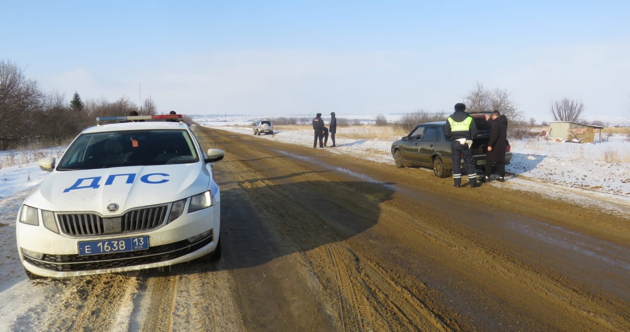Парень в Мордовии прокатил инспектора ДПС на крыше машины и отправился в колонию 