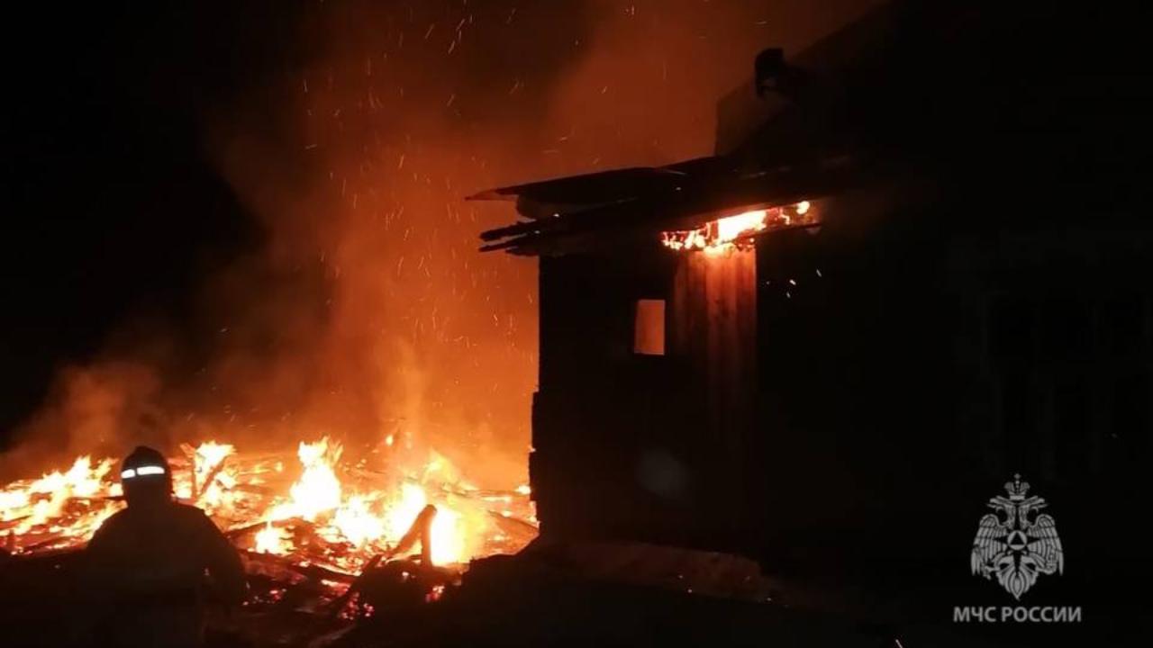 В Ичалковском районе ночью сгорел нежилой дом В Ичалковском районе ночью сгорел нежилой дом