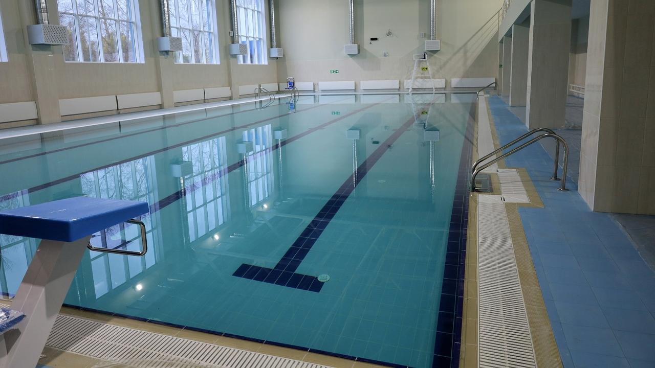 В посёлке Комсомольский через несколько дней откроется бассейн 