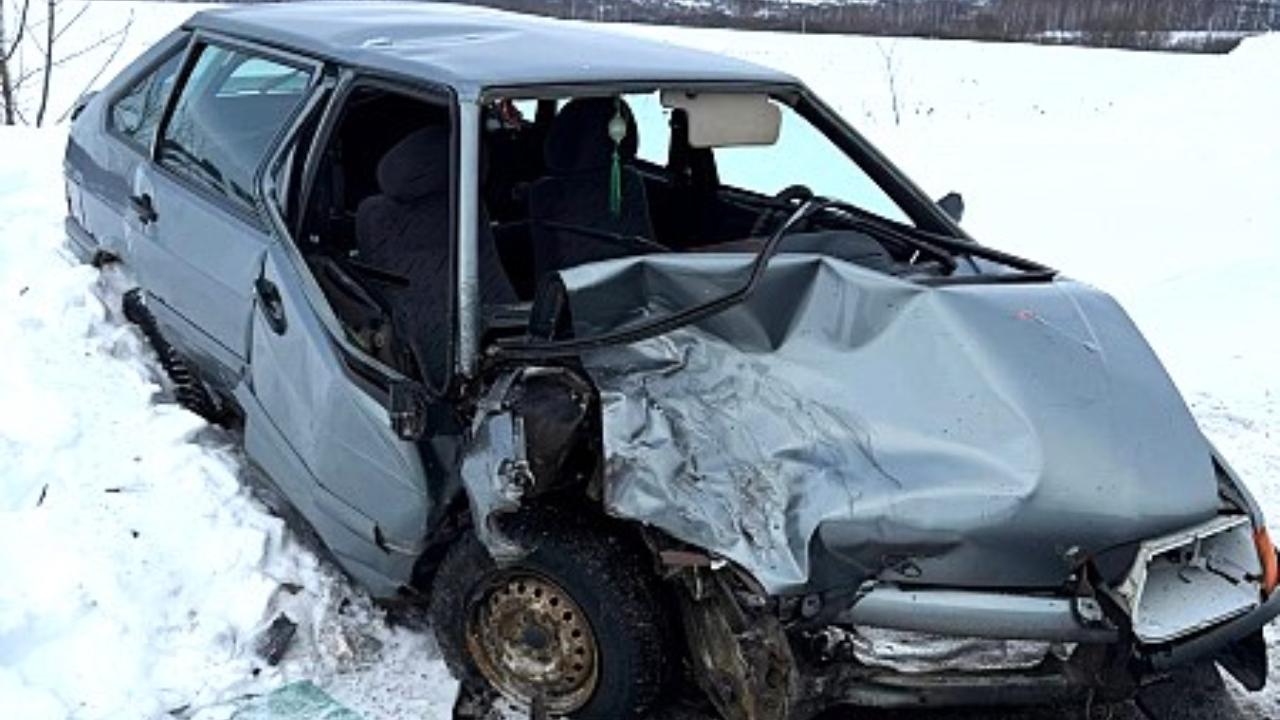 В Мордовии столкнулись две легковушки