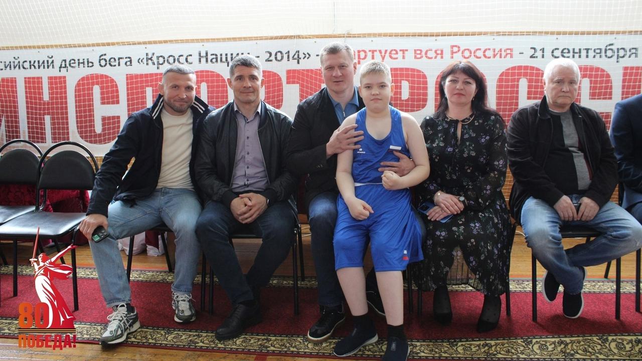Легендарный спортсмен Александр Поветкин побывал на соревнованиях в Ардатове Легендарный спортсмен Александр Поветкин побывал на соревнованиях в Ардатове