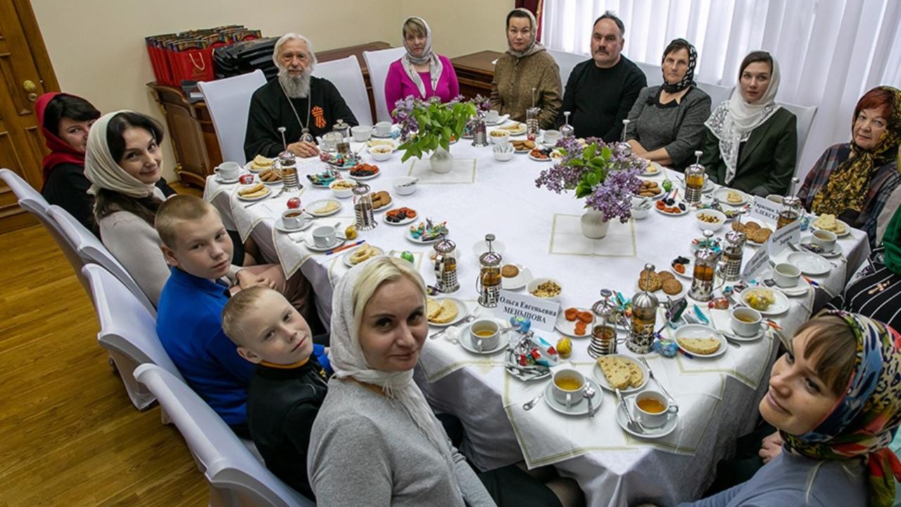 Митрополит Зиновий встретился с родными погибших бойцов СВО Митрополит Зиновий встретился с родными погибших бойцов СВО