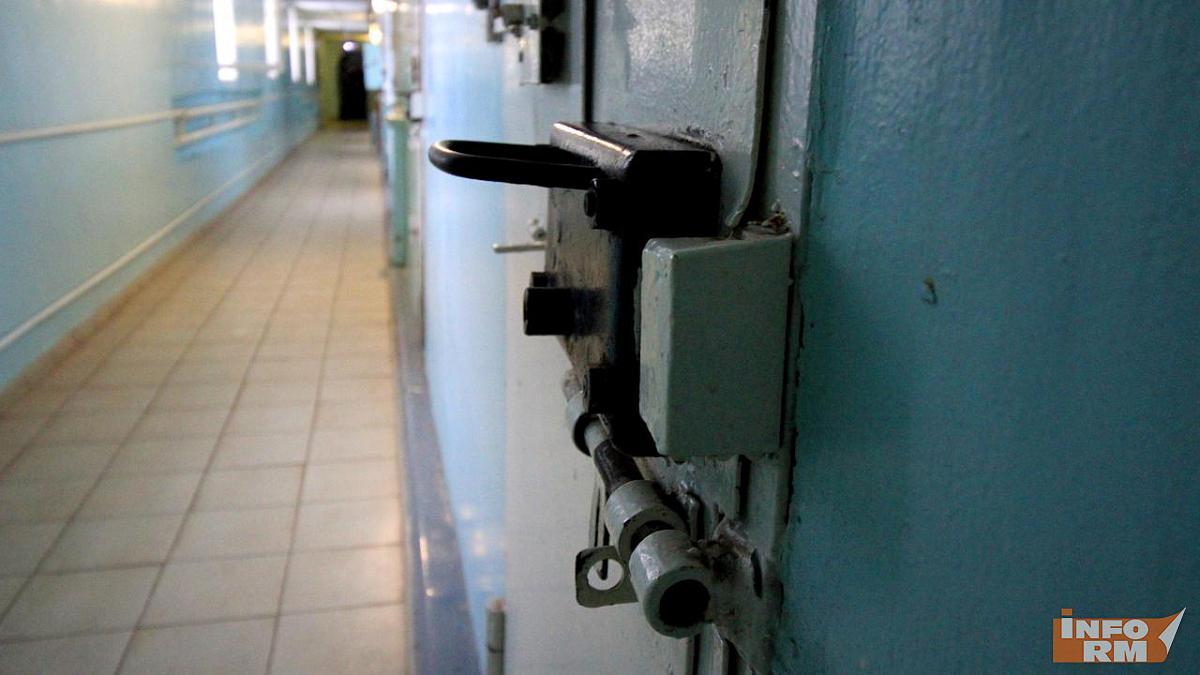 В Мордовии арестован мужчина, изнасиловавший свою 15-летнюю падчерицу В Мордовии арестован мужчина, изнасиловавший свою 15-летнюю падчерицу