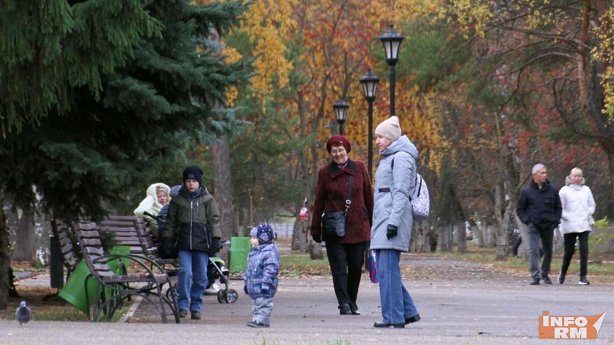 Детские пособия и пенсии в ноябре выдадут пораньше Детские пособия и пенсии в ноябре выдадут пораньше