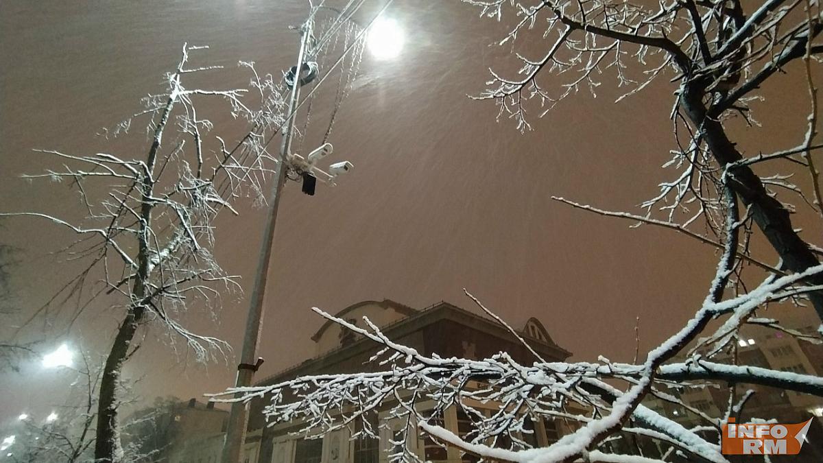 Жителей Мордовии атакует налипший мокрый снег