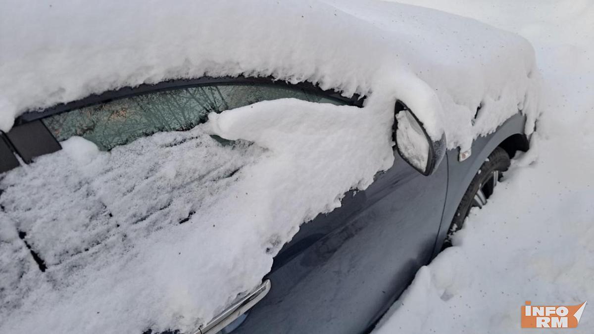 Мордовию накрывают сильный снег и метель - ГИБДД просит оставаться дома