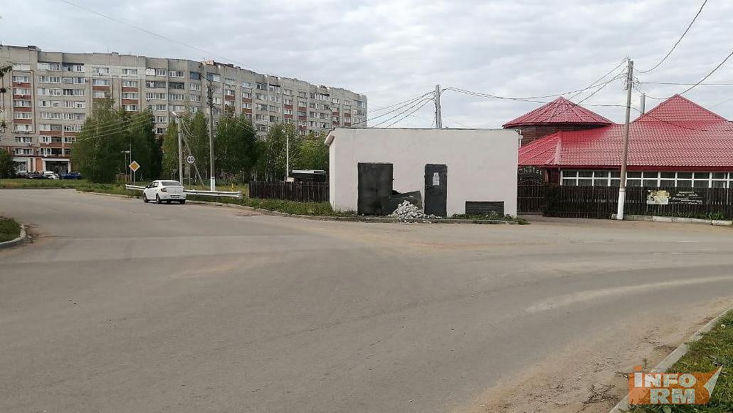 В Рузаевке лихач въехал в трансформаторную будку и обесточил пятиэтажку В Рузаевке лихач въехал в трансформаторную будку и обесточил пятиэтажку