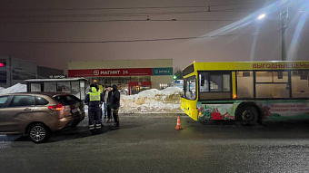 В Саранске пассажирский автобус догнал легковушку: пострадала девушка