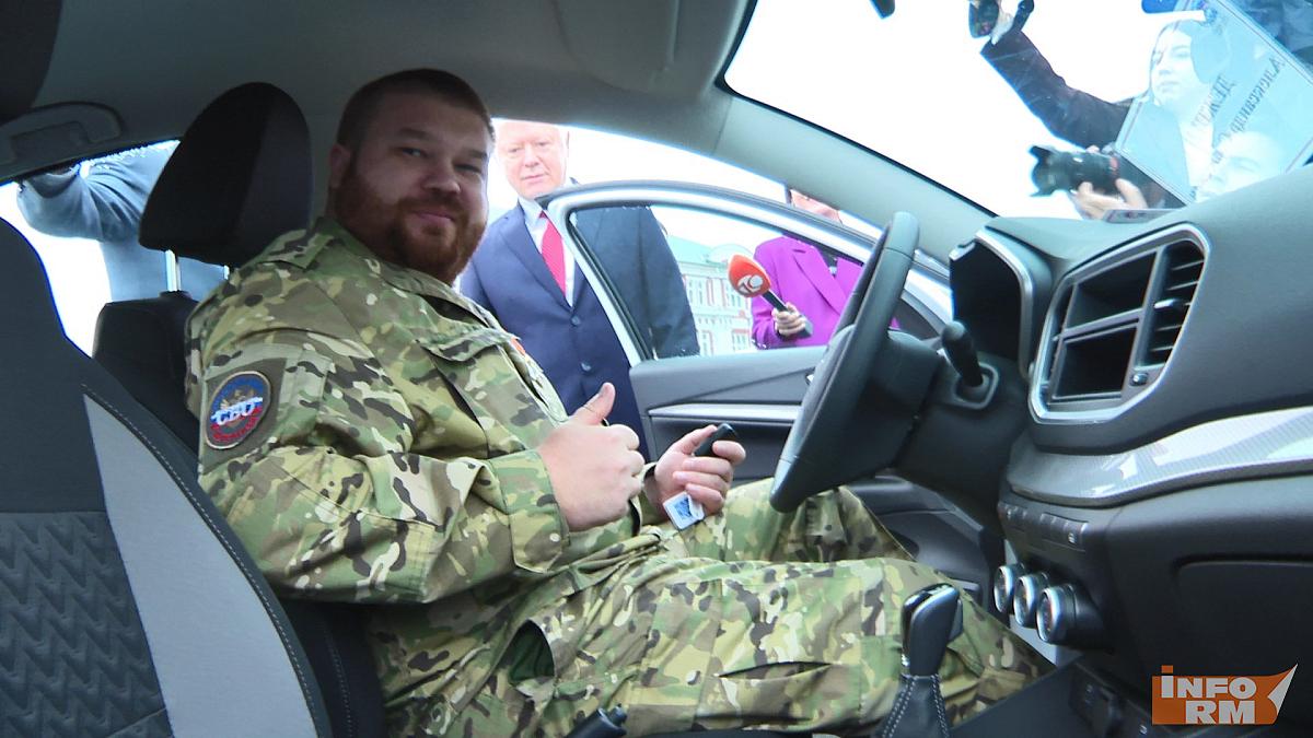 В Мордовии ветеранам СВО вручили новые автомобили В Мордовии ветеранам СВО вручили новые автомобили