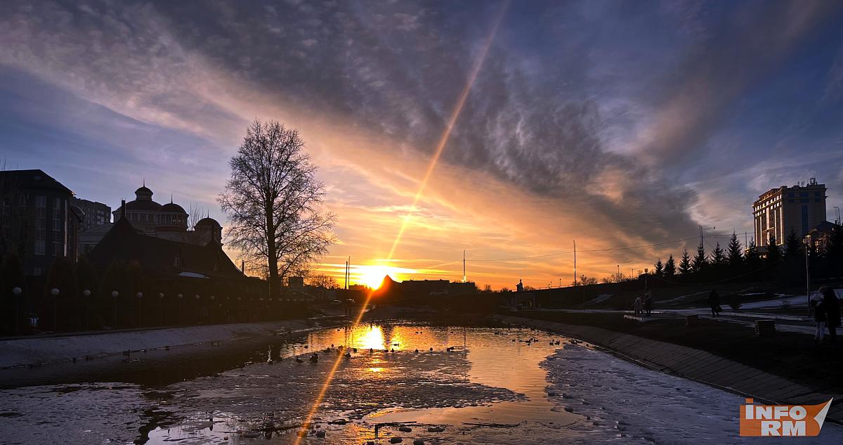 Крупный двойной взрыв произошёл на Солнце 