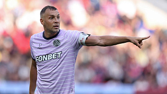 Дзюба раскритиковал газон «Мордовии Арены»