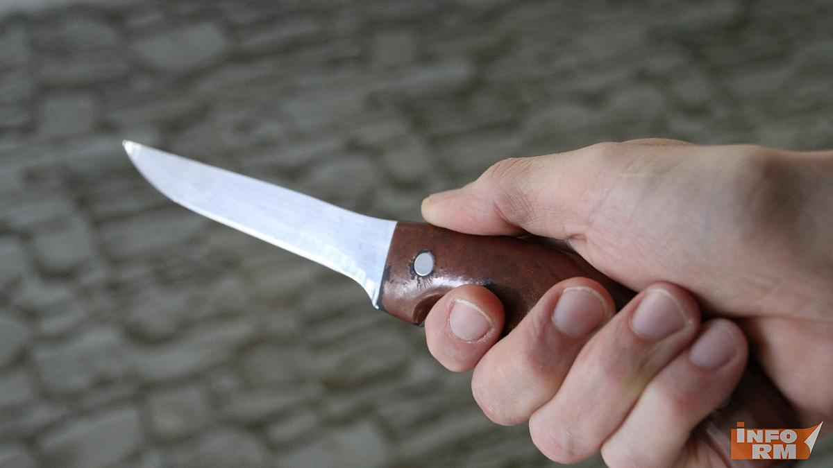 Пьяный житель Мордовии порезал своего гостя