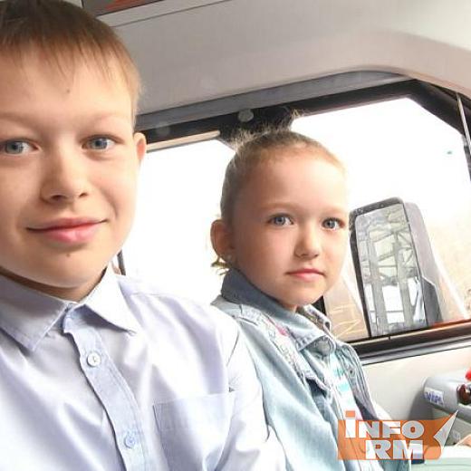 Исполнили мечту: дети проехали от Саранска до Рузаевки в кабине машиниста (ФОТОРЕПОРТАЖ)