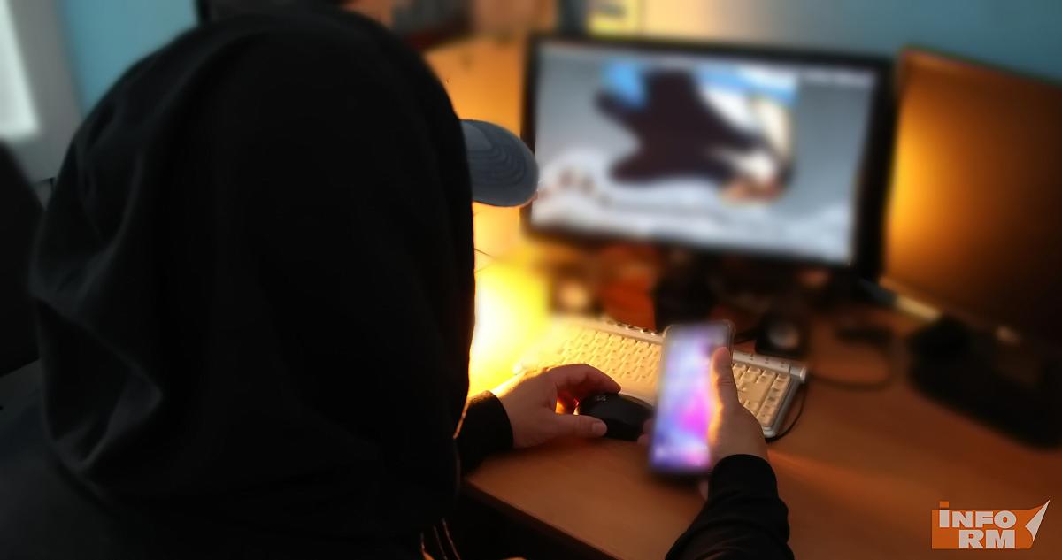 Воруют профили на «Госуслугах»: россиян предупреждают о новой схеме мошенников 