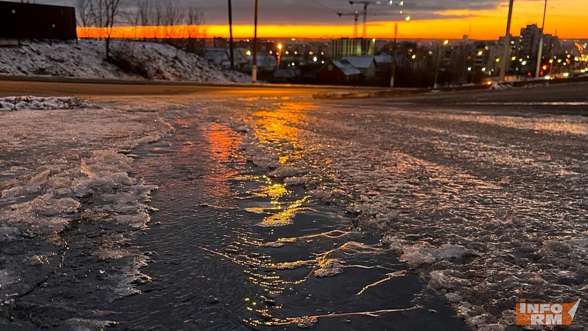 Мэр Саранска пообещал круглосуточную борьбу с гололёдом 