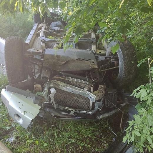 В Мордовии иномарка врезалась в газопровод: есть пострадавший, газовики устраняют последствия аварии