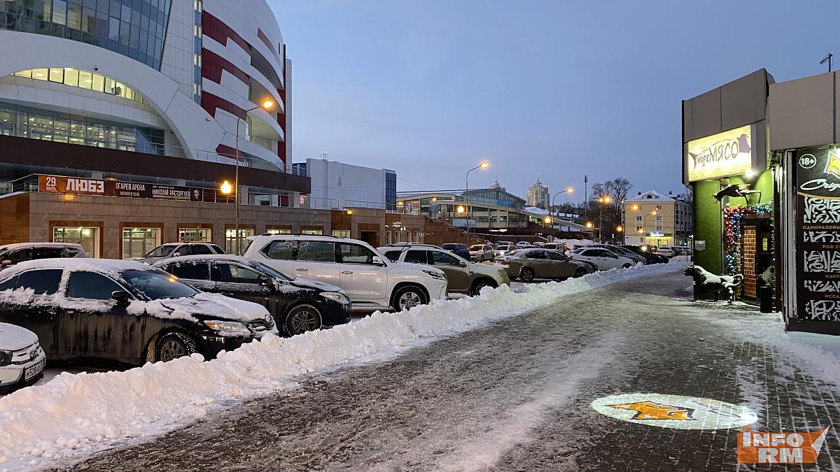 В Саранске два иностранца решали вопрос парковки балонниками