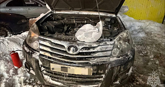 На Светотехстрое в Саранске загорелся припаркованный внедорожник 