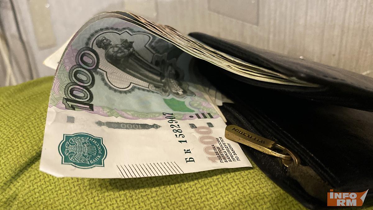 Юноша из Энгельса задолжал пенсионерке из Мордовии