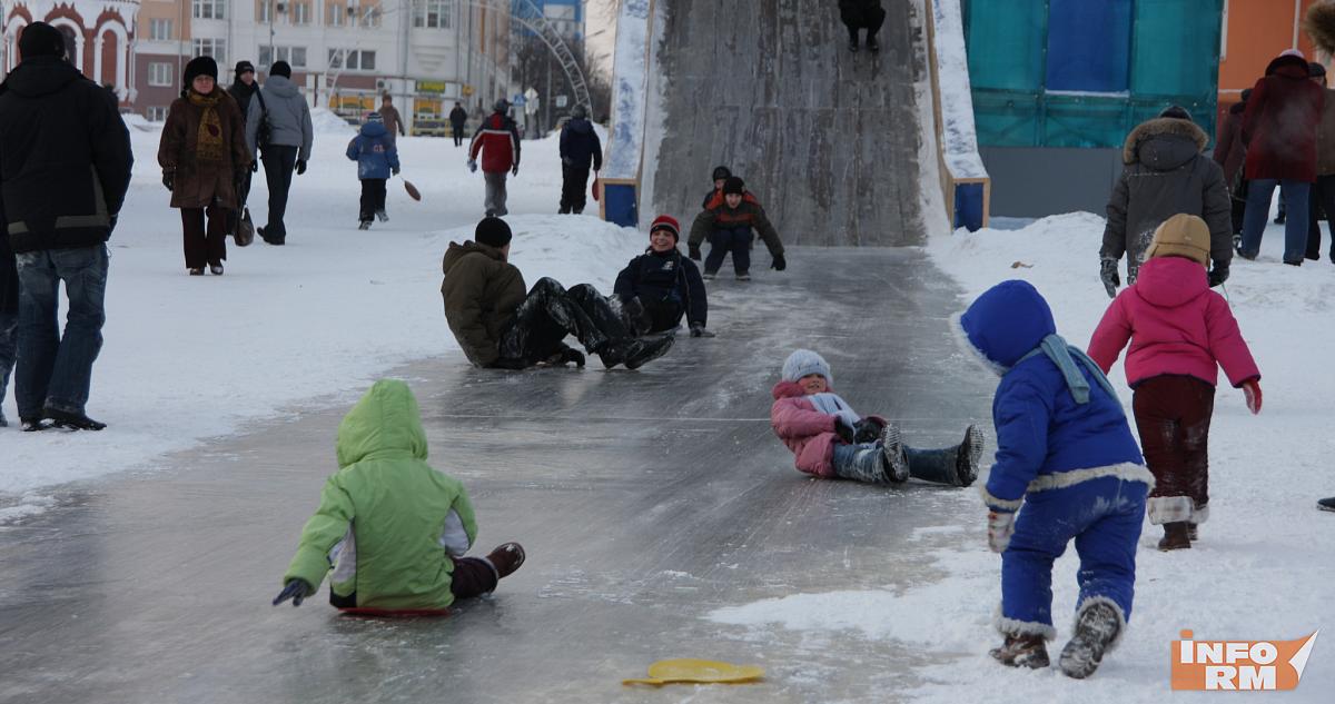 Социальные выплаты в России повысят 1 марта 