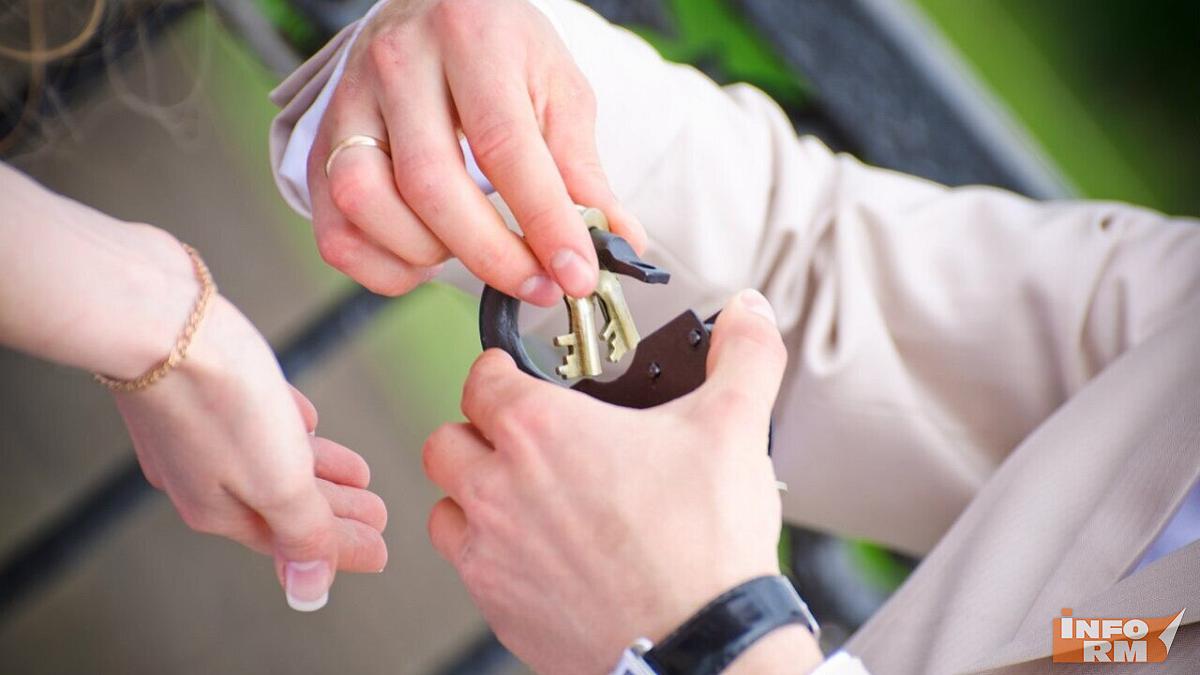 Семью волонтёров из Мордовии поздравили с золотой свадьбой 