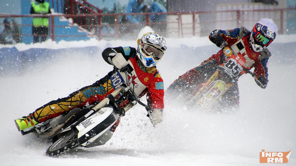В Саранске в гонках на льду определились первые лидеры