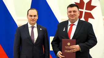 Заслуженное признание: Евгений Симкин удостоен почётного звания в День российской печати