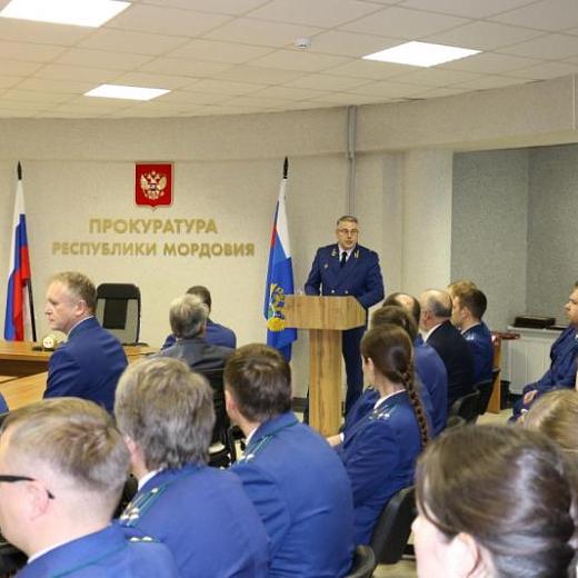 Прокуроров Мордовии поздравили с Днем юриста 