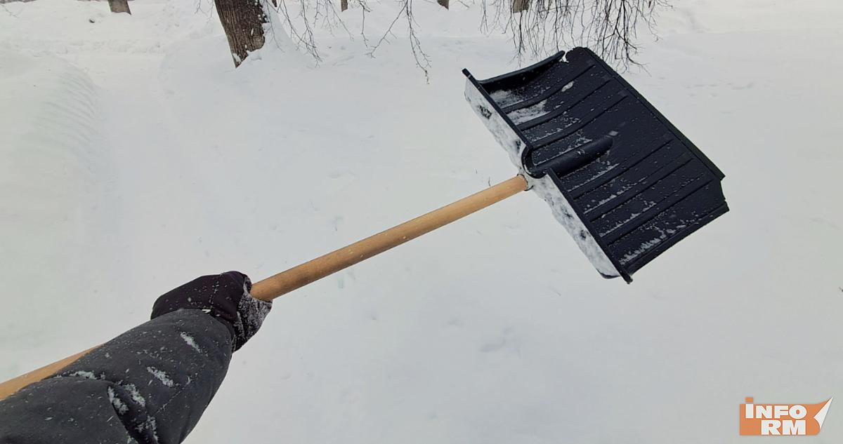 На уборку дворов в Саранске вышли больше тысячи человек 