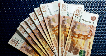 Фальшивомонетчики в России перешли с рублей на доллары 