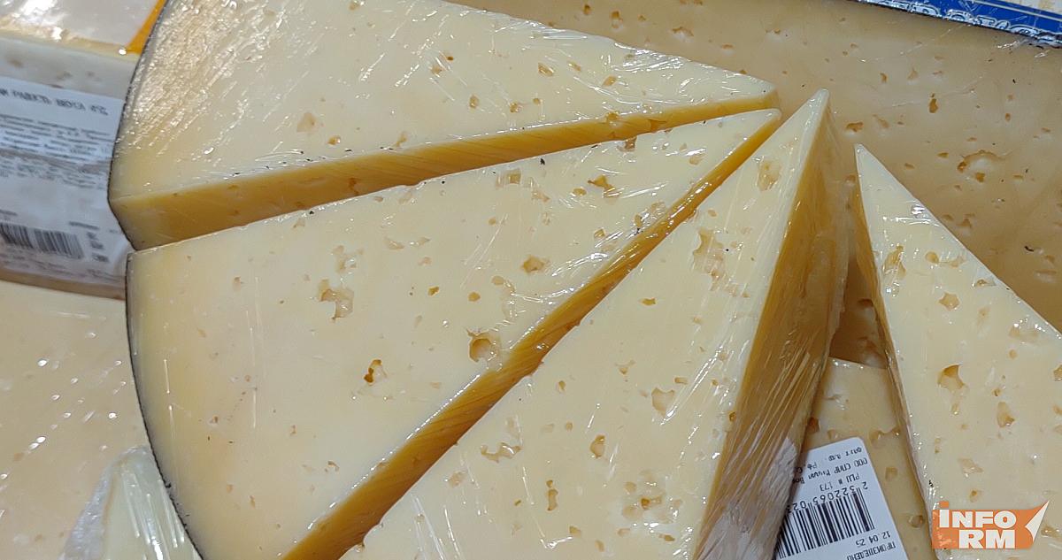 Тонны поддельного масла и сыра нашли на прилавках российских магазинов 