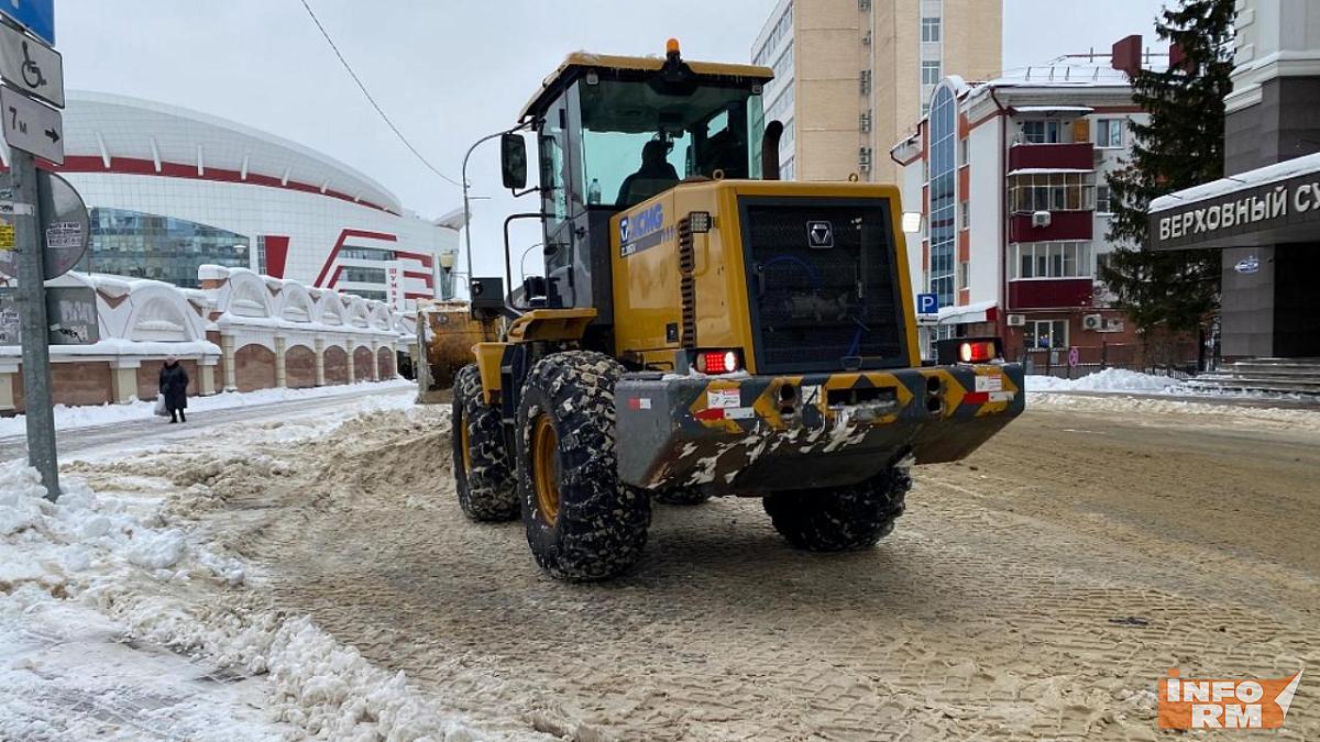 Метель в Саранске: коммунальщики работают круглосуточно