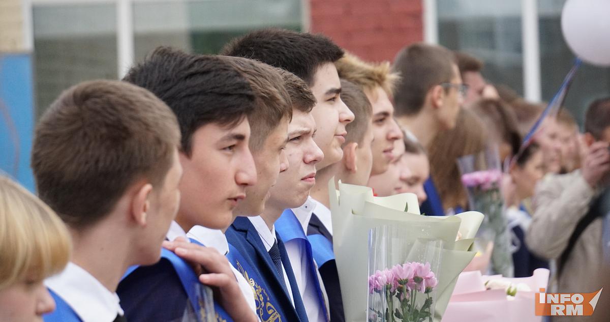 Иностранные языки в российских школах сократят 