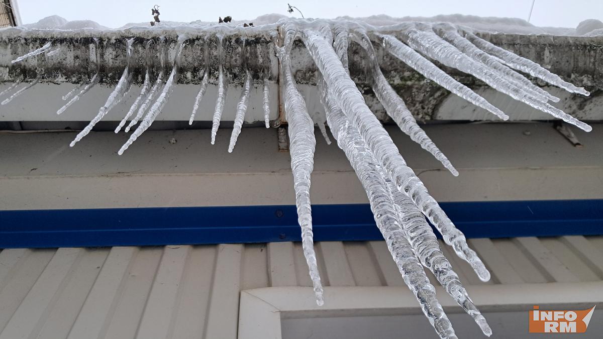 Следком Мордовии проводит проверку по факту гибели пенсионерки под глыбой льда
