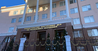 У девушки из Саранска выманили интимные фото, 925 тысяч рублей и золото 