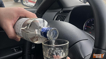 В Саранске водитель иномарки уходил от погони и протаранил шиномонтаж